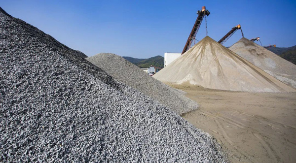 投資一家制砂廠能賺錢(qián)嗎？什么樣的制砂機(jī)生產(chǎn)效率高？