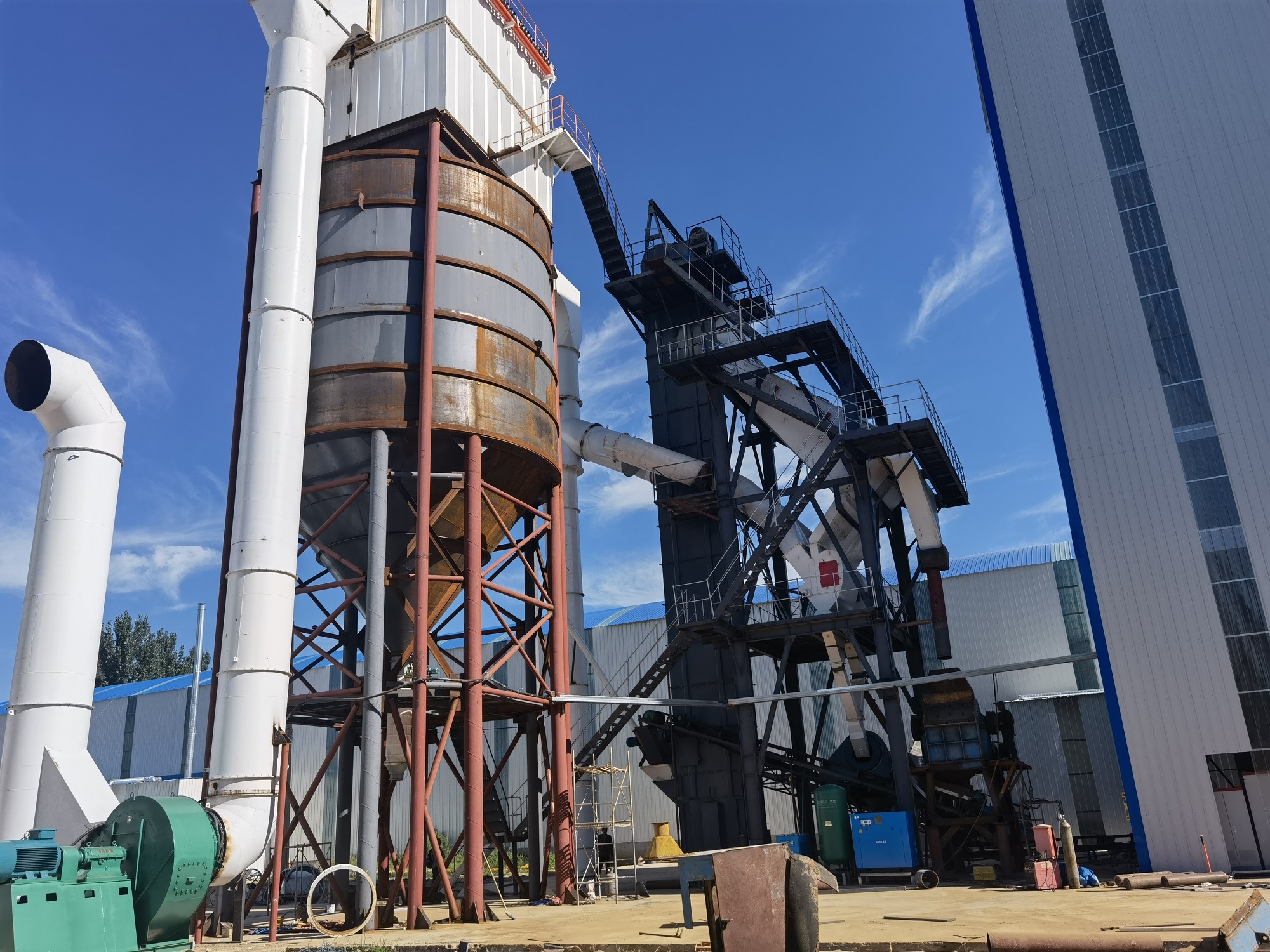 踐行綠色發(fā)展！干法制砂樓助力洗砂廠技改！